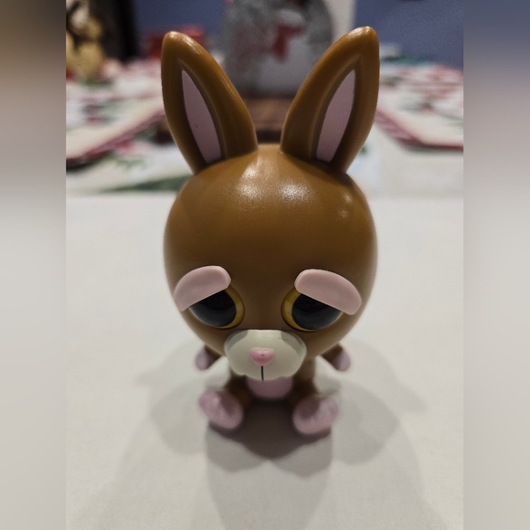 Feisty Pets Vicky Vicious 4" Figure - Picture 5 of 10